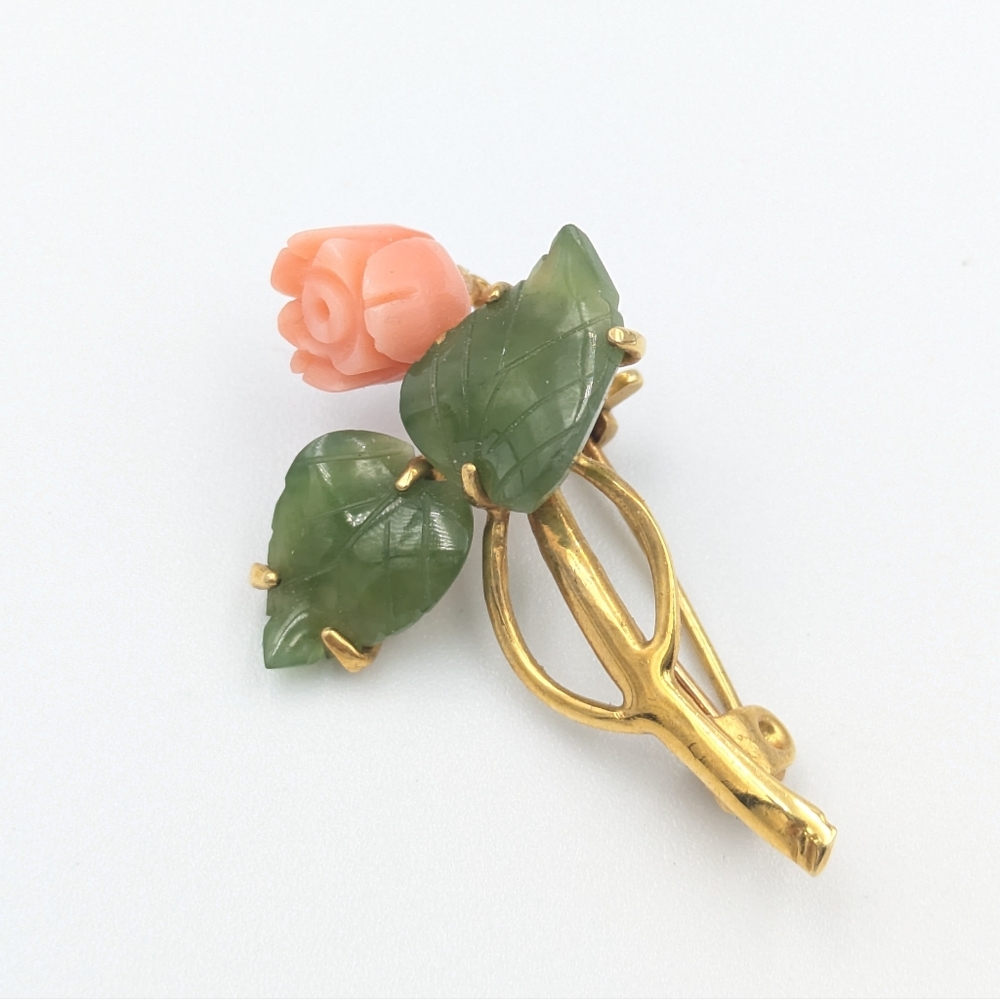 Vintage Angel Skin Coral And Jade Stone Flowers Leaves Brooch Gold Tone Pin